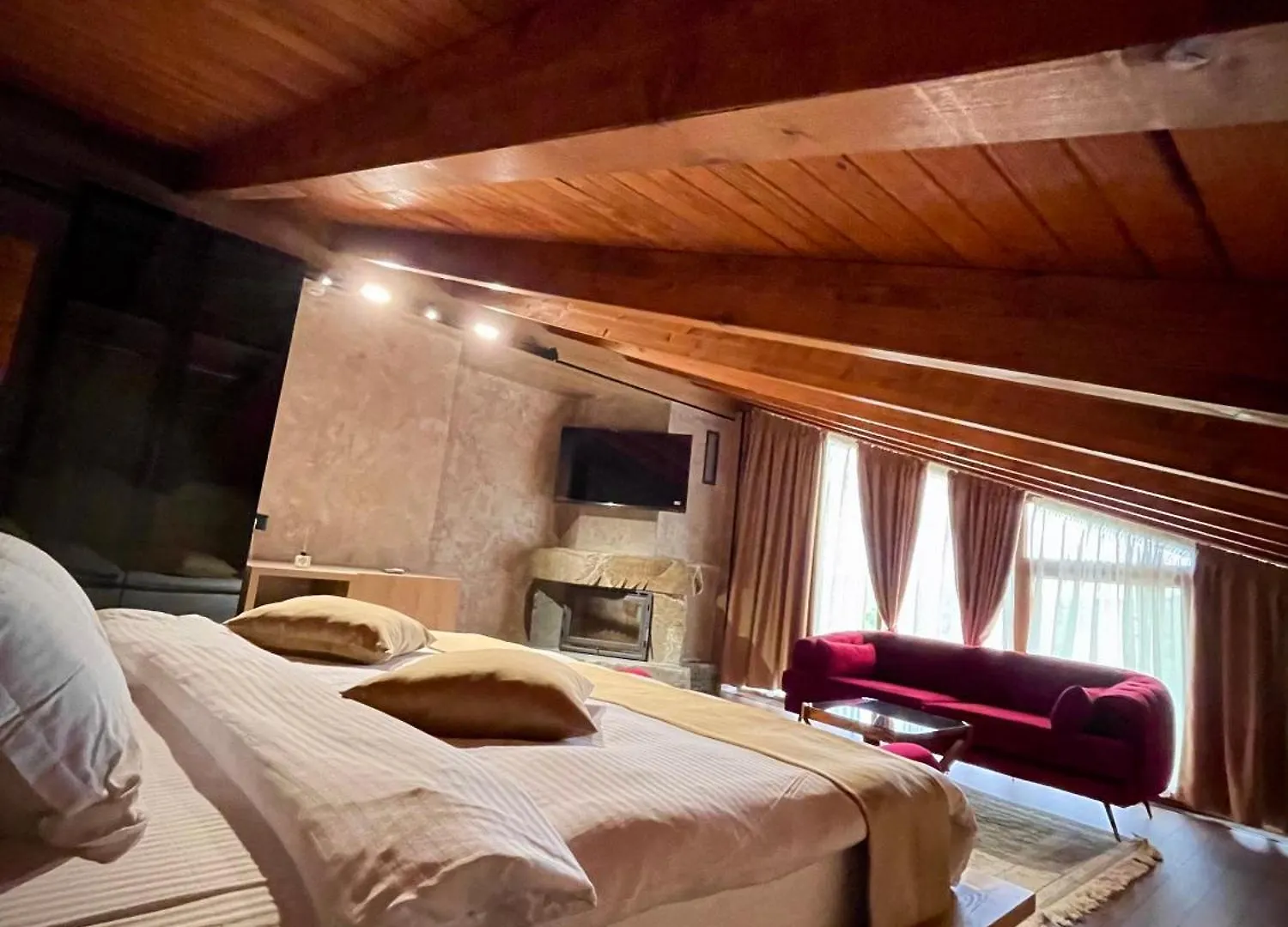 Hotel Bujtina Ajazi Golem  Albania