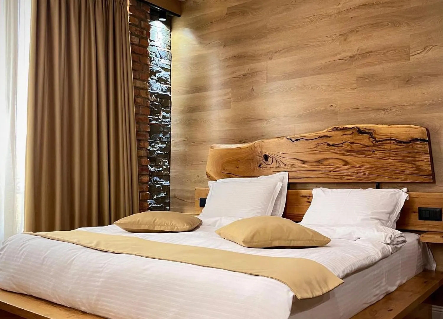 Hotel Bujtina Ajazi Golem  Pensión Golem (Tirana)
