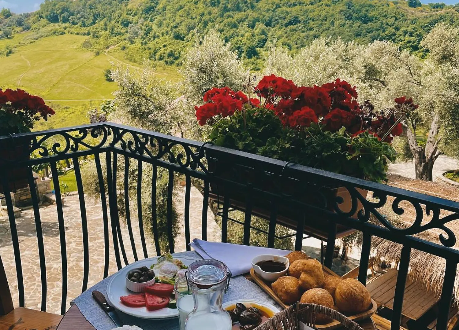 Hotel Bujtina Ajazi Golem  0*, Golem (Tirana)