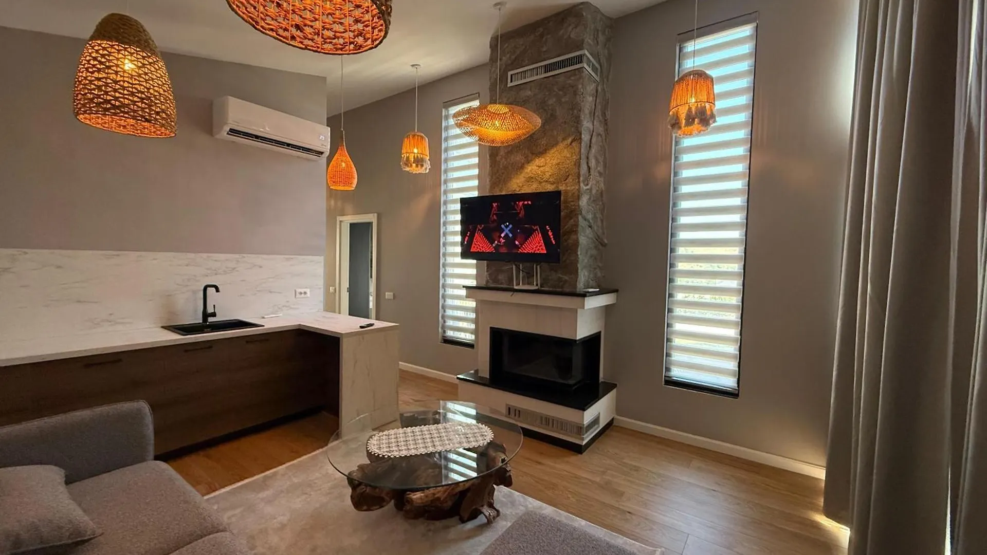 Pensión Hotel Bujtina Ajazi Golem